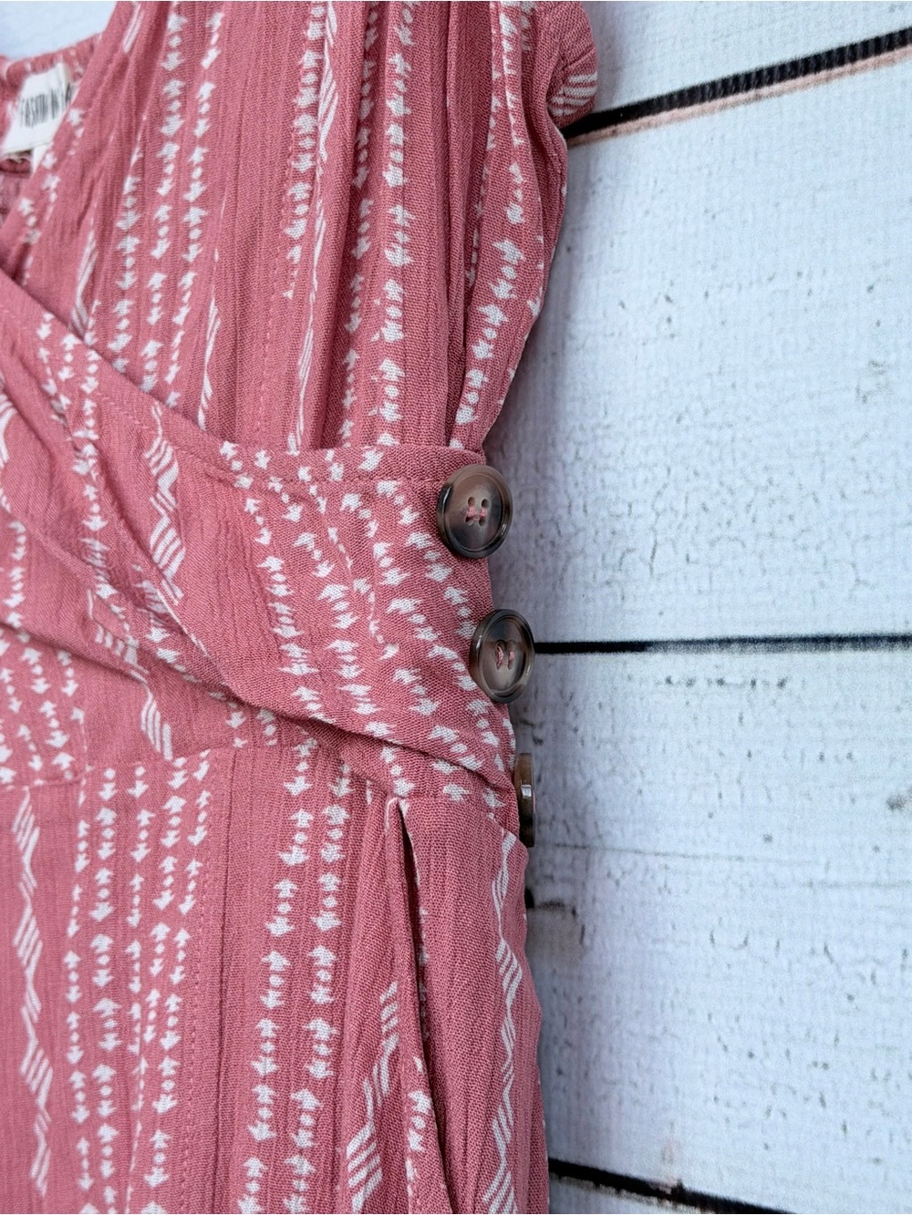Fashion on Earth Geometric Stripe Surplice Romper Size Medium - Picture 5 of 8